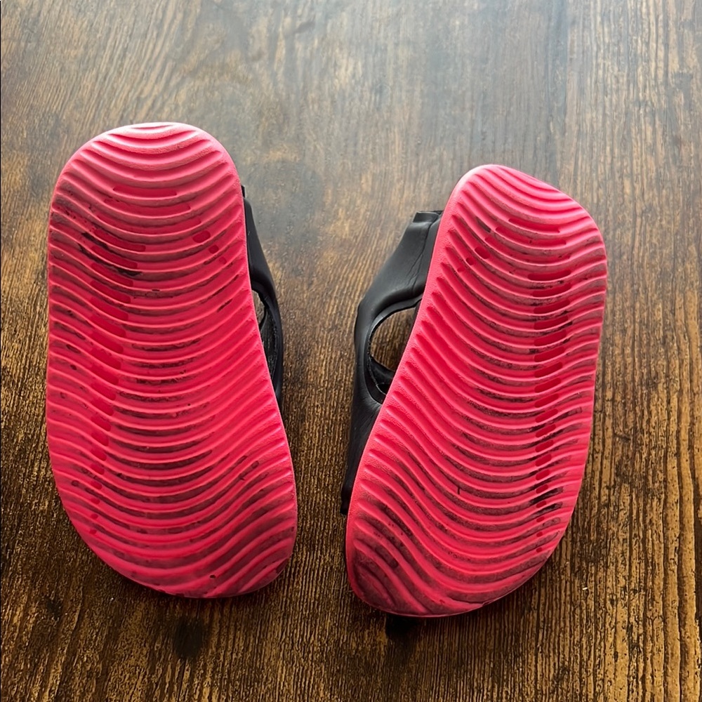 Nike Black and Pink Sandals with Adjustable Strap - Picture 3 of 4